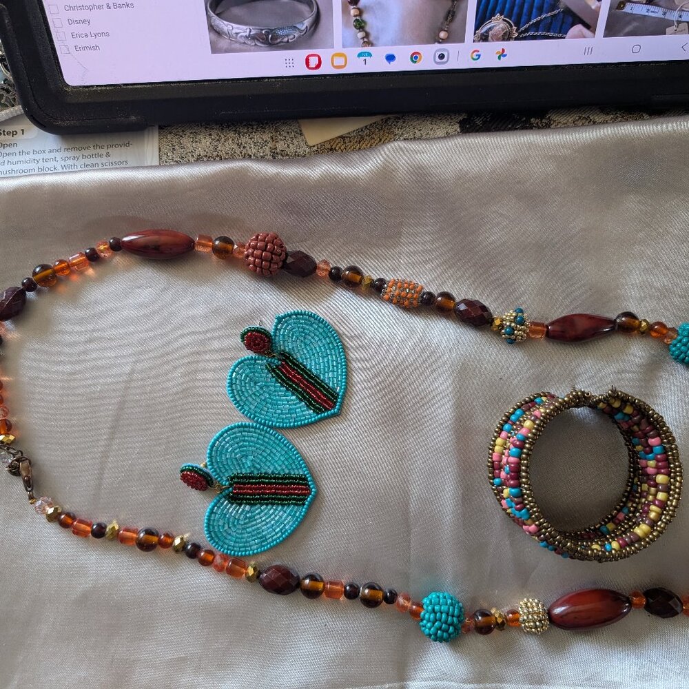 Colours of Africa Necklace, earrings and bracelet set